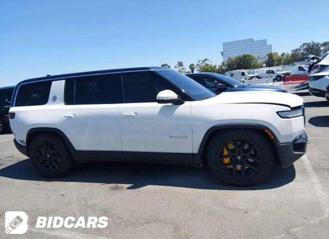 7PDSGABA6PN017536 2023 Rivian R1S photo no. 13