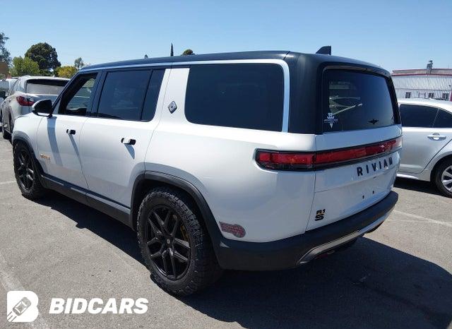 7PDSGABA6PN017536 2023 Rivian R1S photo no. 3
