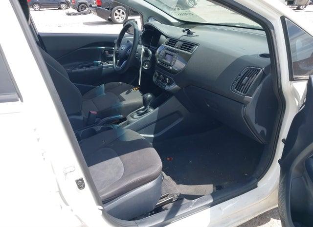 KNADM4A3XH6057754 2017 KIA Rio photo no. 5