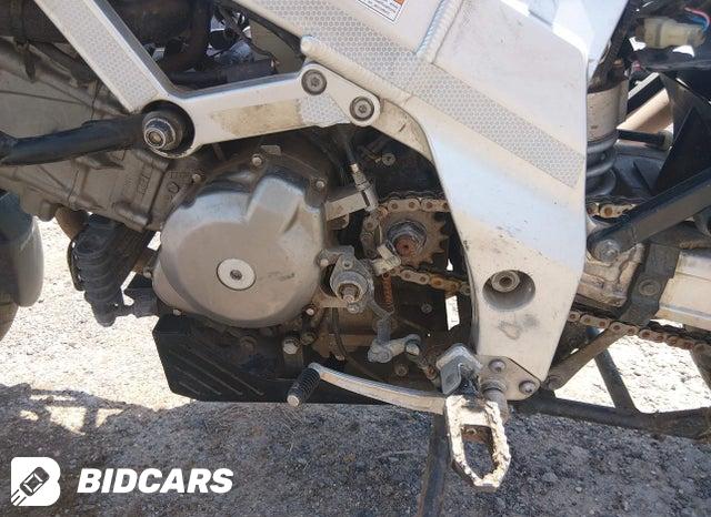 JS1VP54AX42100080 2004 Suzuki DL650 photo no. 9