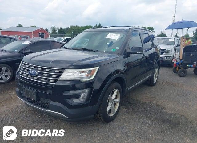 1FM5K8DH1HGD96548 2017 Ford Explorer photo no. 2