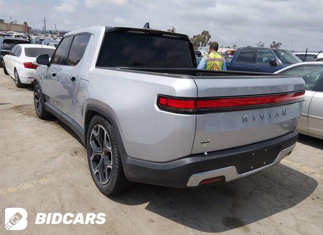 7FCTGCAA9RN03036 2024 Rivian R1T photo no. 3