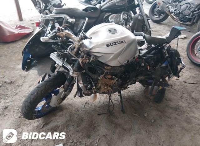 JS1GN7FA8T7100149 2026 Suzuki GSX-R600 photo no. 2