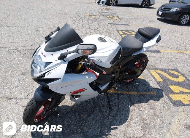 JS1GR7MA6H2101084 2017 Suzuki GSX-R750 photo no. 2