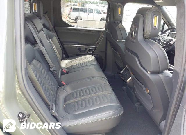7FCTGAAL9NN005547 2022 Rivian R1T photo no. 8