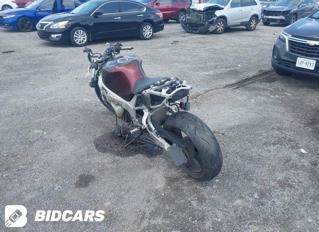 JS1GR7HA822104375 2002 Suzuki GSX-R750 photo no. 3