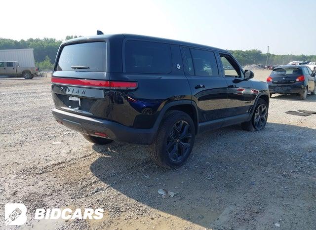 7PDSGFBA3TN092363 2026 Rivian R1S photo no. 4