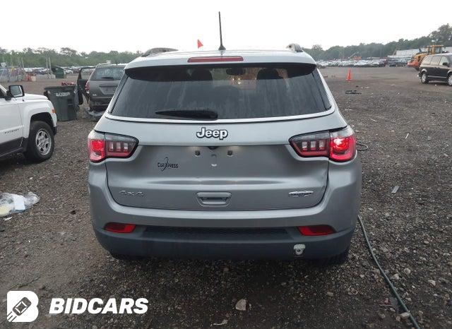 3C4NJDBB4JT150335 2018 Jeep Compass photo no. 16