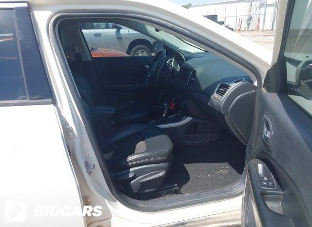 3C4NJDBB0JT232272 2018 Jeep Compass photo no. 5