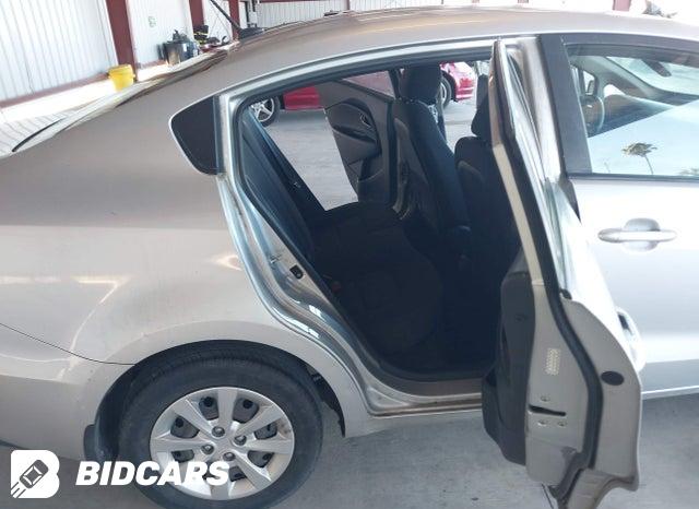 KNADM4A36H6037923 2017 KIA Rio photo no. 8