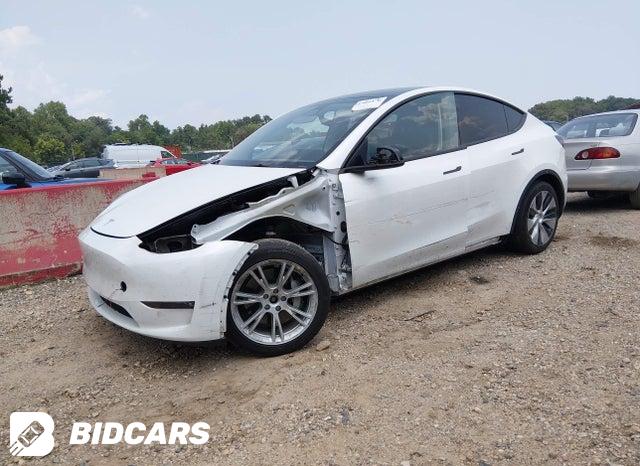 7SAYGDEE1PF694464 2023 Tesla Model Y photo no. 2