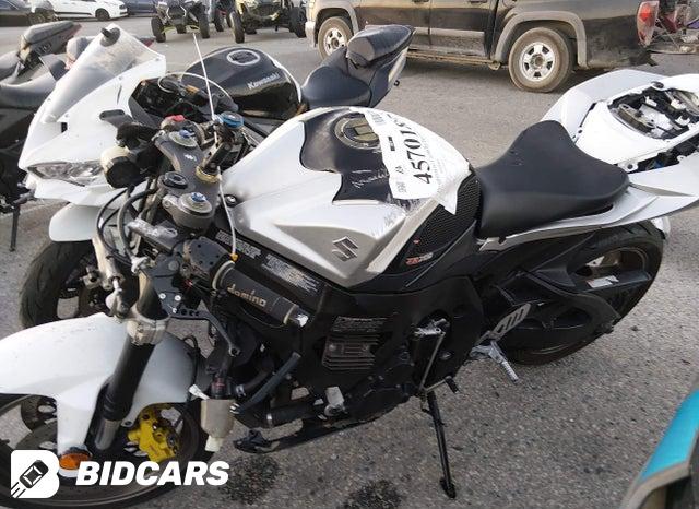 JS1GR7LAX92100846 2009 Suzuki GSX-R750 photo no. 14