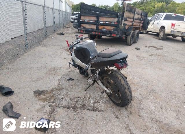 JS1GN7BA512101985 2001 Suzuki GSX-R600 photo no. 3