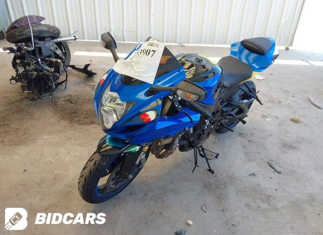 JS1GN7FA8G2100008 2016 Suzuki GSX-R600 photo no. 2