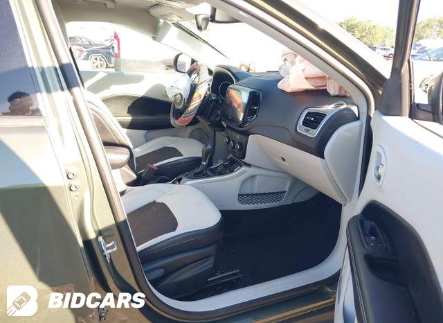 3C4NJDBB7JT375154 2018 Jeep Compass photo no. 5