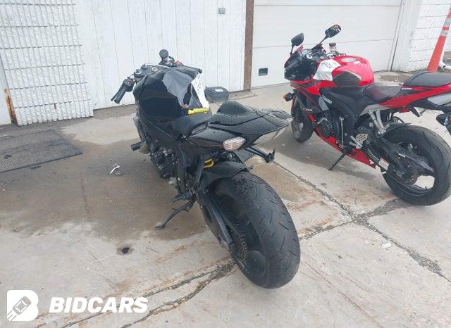 JS1GR7KA372109693 2007 Suzuki GSX-R750 photo no. 3
