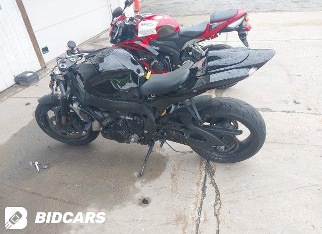 JS1GR7KA372109693 2007 Suzuki GSX-R750 photo no. 13