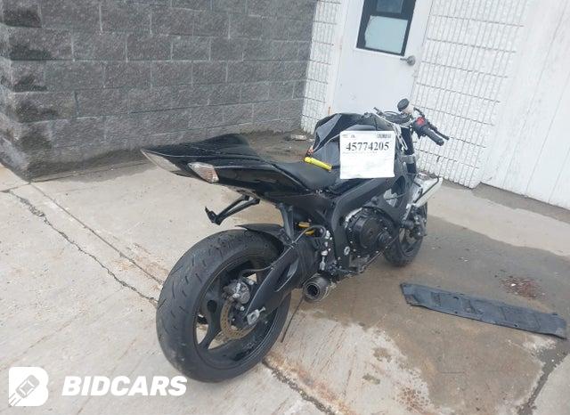 JS1GR7KA372109693 2007 Suzuki GSX-R750 photo no. 4