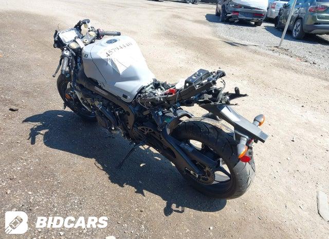 JS1DM11B9N7100019 2022 Suzuki GSX-R1000 photo no. 3