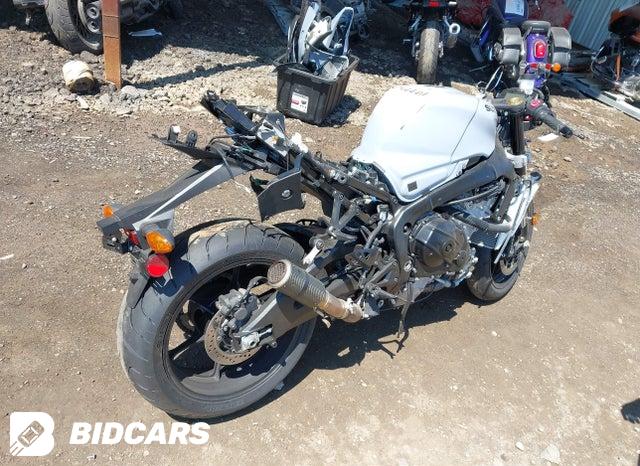 JS1DM11B9N7100019 2022 Suzuki GSX-R1000 photo no. 4