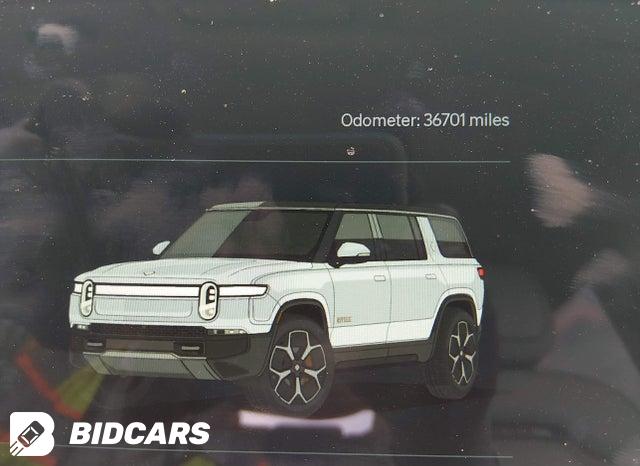 7PDSGABAXPN026014 2023 Rivian R1S photo no. 16