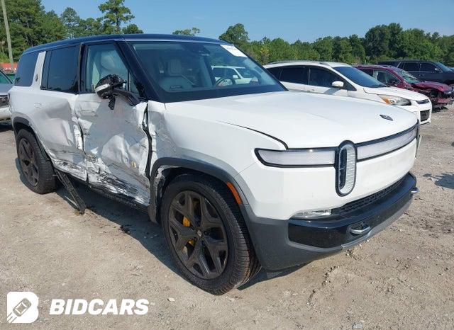 7PDSGABA9PN010385 2023 Rivian R1S photo no. 1