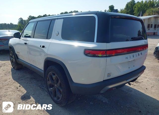 7PDSGABA9PN010385 2023 Rivian R1S photo no. 3
