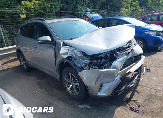 2017 Toyota RAV4 — VIN 2T3WFREVXHW347327, şəkil 1