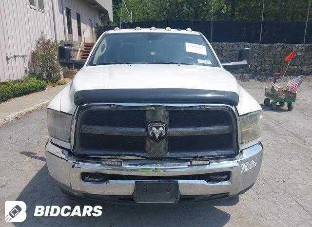 3C63RRGLXJG281025 2018 RAM 3500 photo no. 13