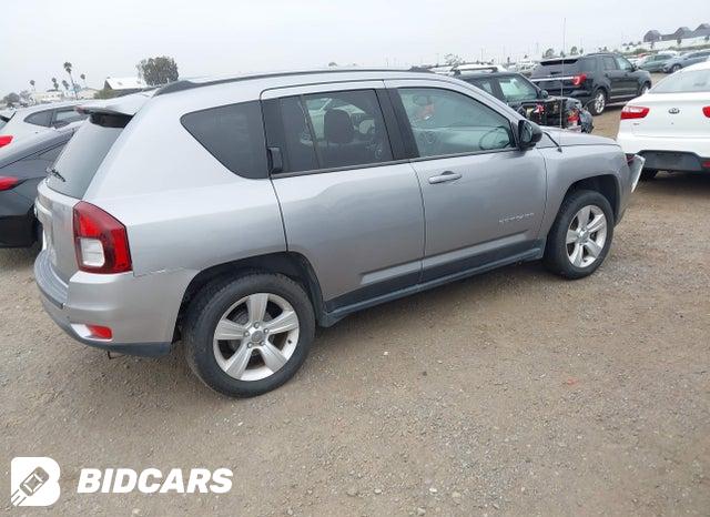 1C4NJCBA7GD525926 2016 Jeep Compass photo no. 4