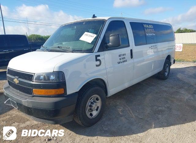 1GAZGNFP9M1237101 2021 Chevrolet Express photo no. 2