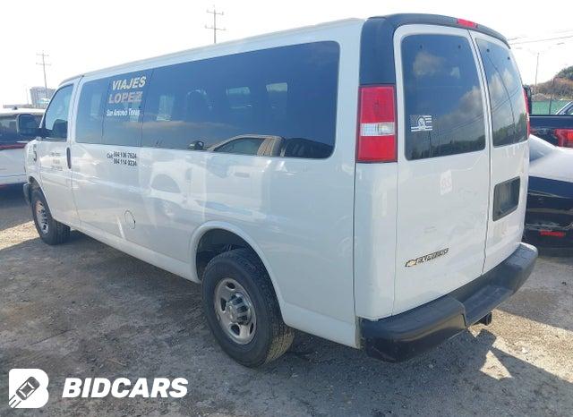 1GAZGNFP9M1237101 2021 Chevrolet Express photo no. 3