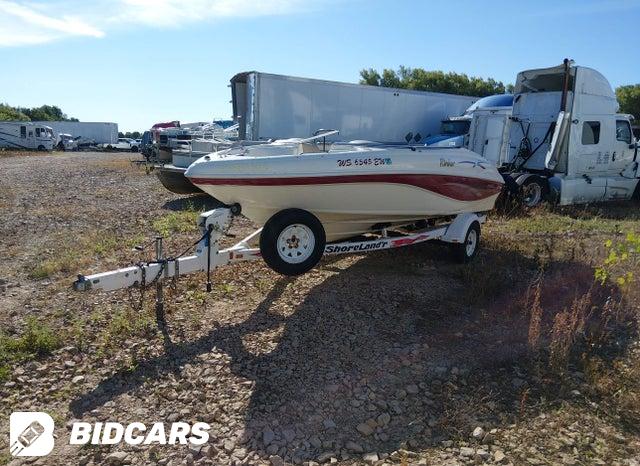 RNK64801B000      2000 Rinker 192 Captiva Boat And Trailer photo no. 2