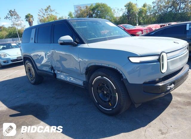 2025 Rivian R1S — VIN 7PDSGBBA6SN052690