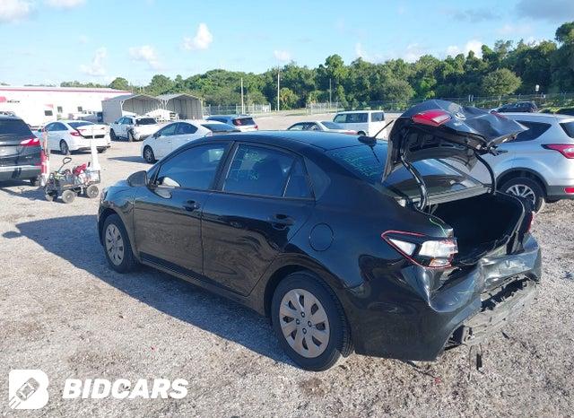 3KPA24AB6JE065546 2018 KIA Rio photo no. 3