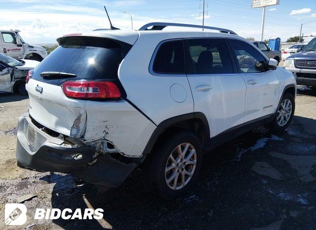 1C4PJMCS3HD220303 2017 Jeep Cherokee photo no. 4