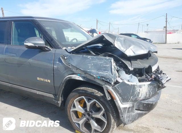 7PDSGABA8PN009096 2023 Rivian R1S photo no. 13
