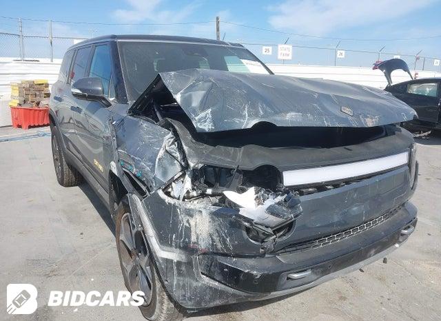 7PDSGABA8PN009096 2023 Rivian R1S photo no. 14