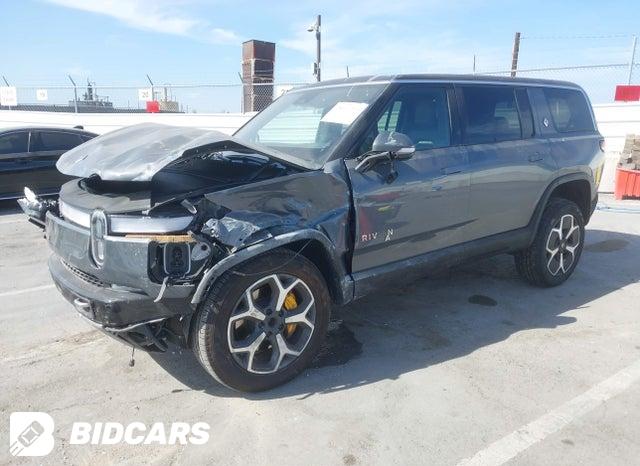 7PDSGABA8PN009096 2023 Rivian R1S photo no. 2