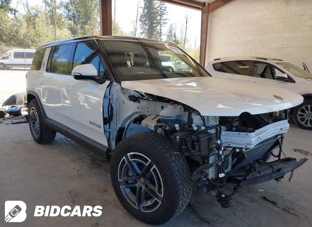 7PDSGBBAXSN047220 2025 Rivian R1S photo no. 1