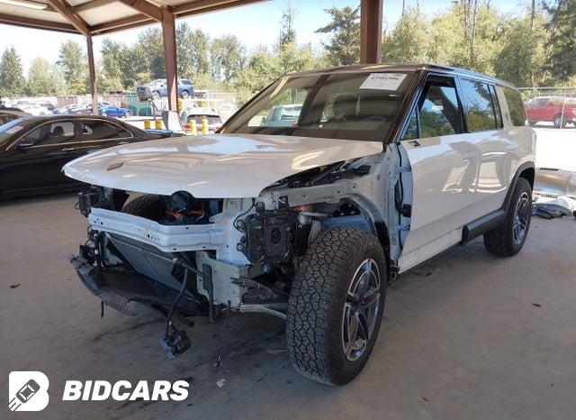 7PDSGBBAXSN047220 2025 Rivian R1S photo no. 2