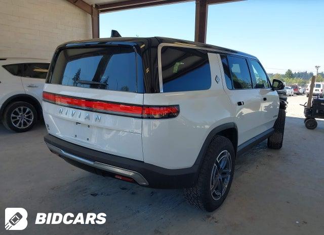 7PDSGBBAXSN047220 2025 Rivian R1S photo no. 4