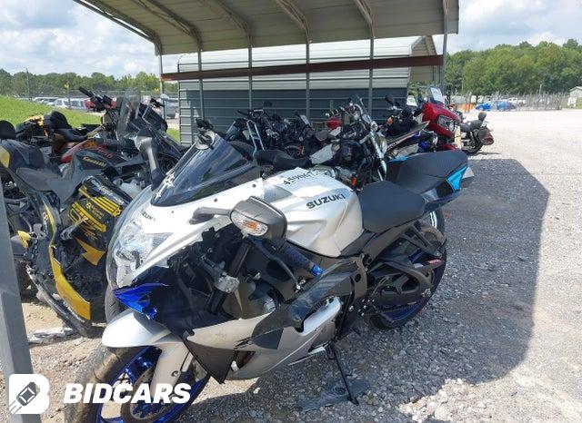 JS1GN7FA7T7100613 2026 Suzuki GSX-R600 photo no. 2