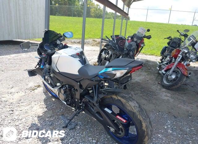 JS1GN7FA7T7100613 2026 Suzuki GSX-R600 photo no. 3