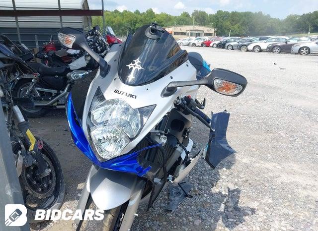 JS1GN7FA7T7100613 2026 Suzuki GSX-R600 photo no. 5