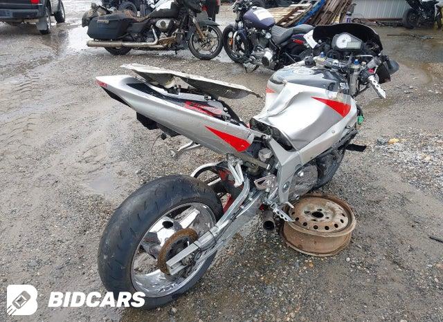 JS1GR7HA012105857 2001 Suzuki GSX-R750 photo no. 4