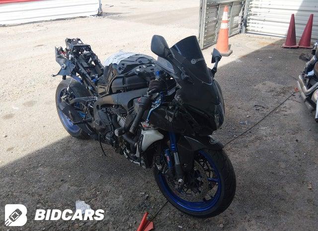 JS1DM11H7H2100557 2017 Suzuki GSX-R1000 photo no. 1