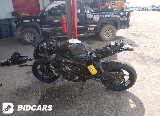JS1DM11H7H2100557 2017 Suzuki GSX-R1000 photo no. 14