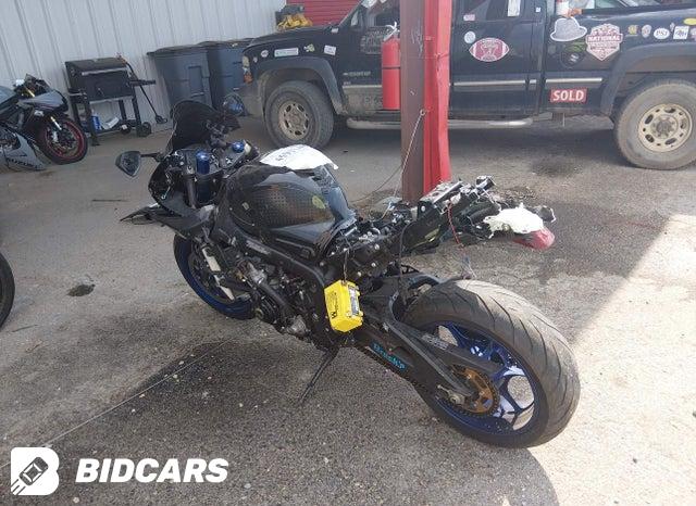 JS1DM11H7H2100557 2017 Suzuki GSX-R1000 photo no. 3