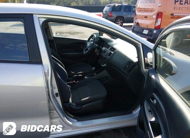 KNADM4A32F6421775 2015 KIA Rio photo no. 5